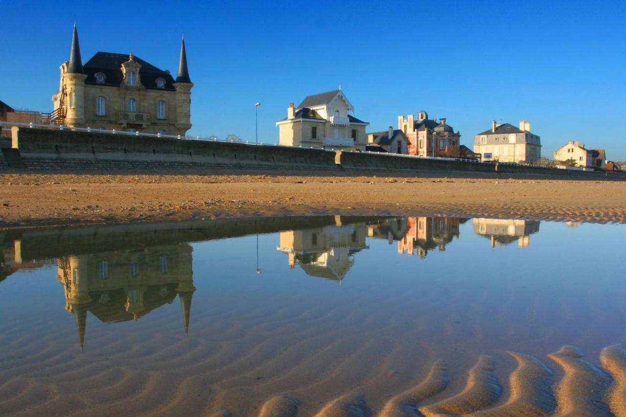 Les Combles De L Aure Grand Studio Cosy Confortable Classe 3 Etoiles Centre Bayeux 2 Mn A Pied Cathedrale Proche Plages Du Debarquement エクステリア 写真