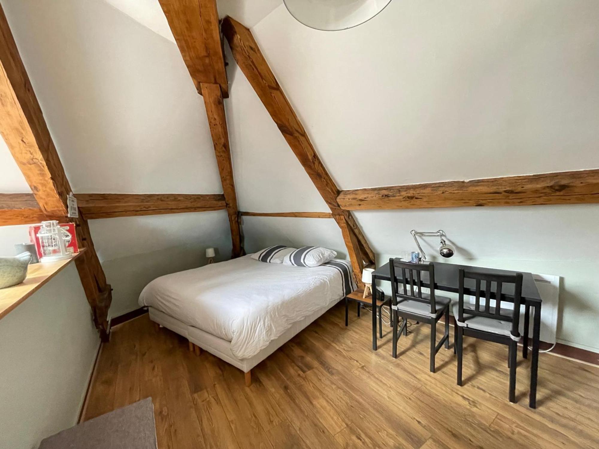 Les Combles De L Aure Grand Studio Cosy Confortable Classe 3 Etoiles Centre Bayeux 2 Mn A Pied Cathedrale Proche Plages Du Debarquement エクステリア 写真