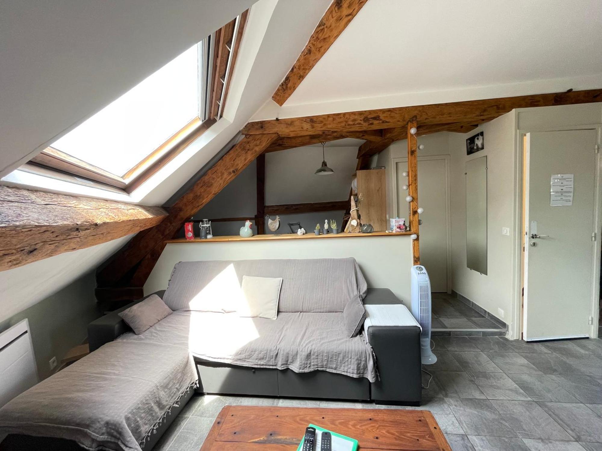 Les Combles De L Aure Grand Studio Cosy Confortable Classe 3 Etoiles Centre Bayeux 2 Mn A Pied Cathedrale Proche Plages Du Debarquement エクステリア 写真
