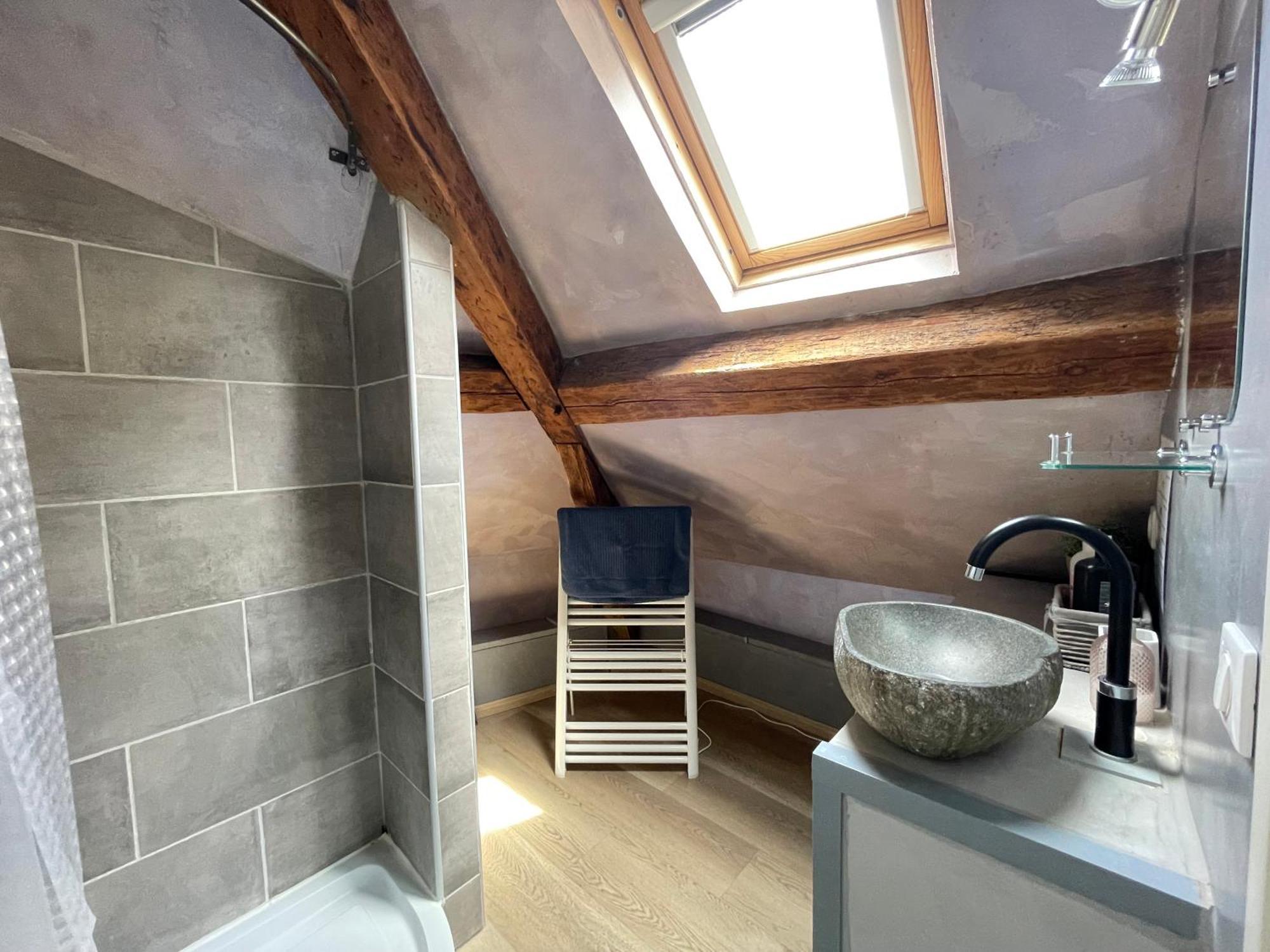 Les Combles De L Aure Grand Studio Cosy Confortable Classe 3 Etoiles Centre Bayeux 2 Mn A Pied Cathedrale Proche Plages Du Debarquement エクステリア 写真